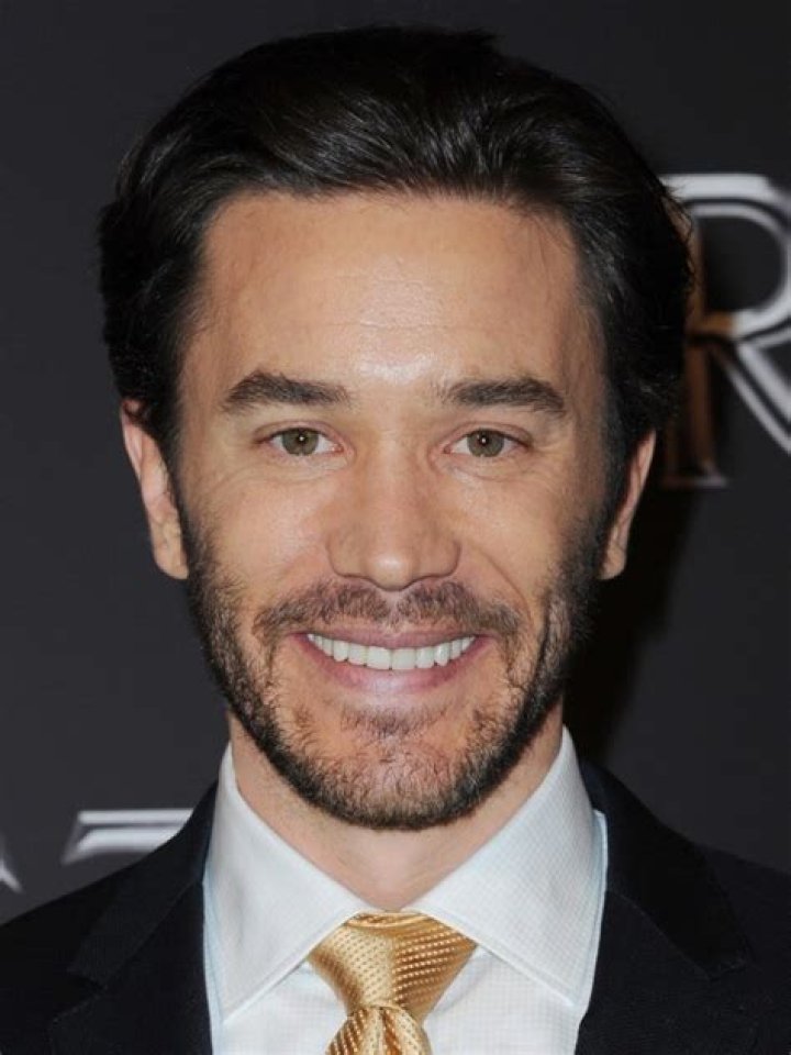 Tom Pelphrey Ethnicity, Nationality, Race, Family, Body measurements, career