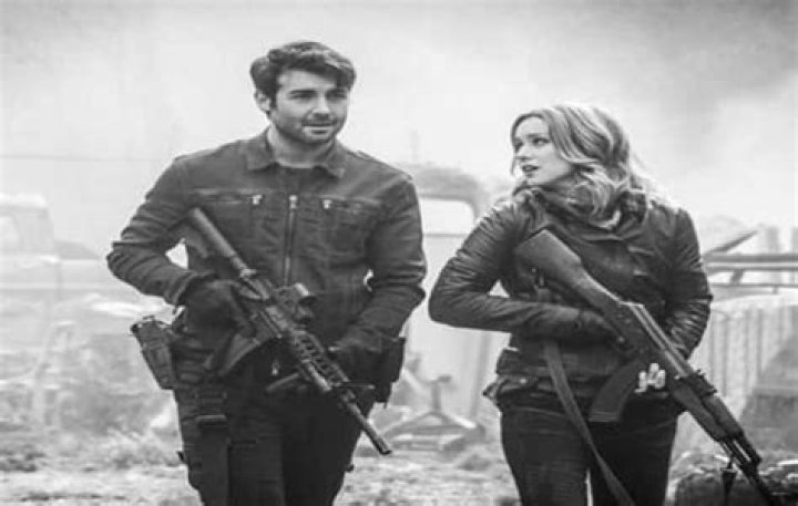 Watchmen actor, James Wolk Married Elizabeth Jae Lynch With Whom He Shares Two Children! ·