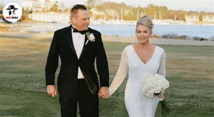 What Aubrey Edwards Has Revealed about Her Husband and Marriage ·