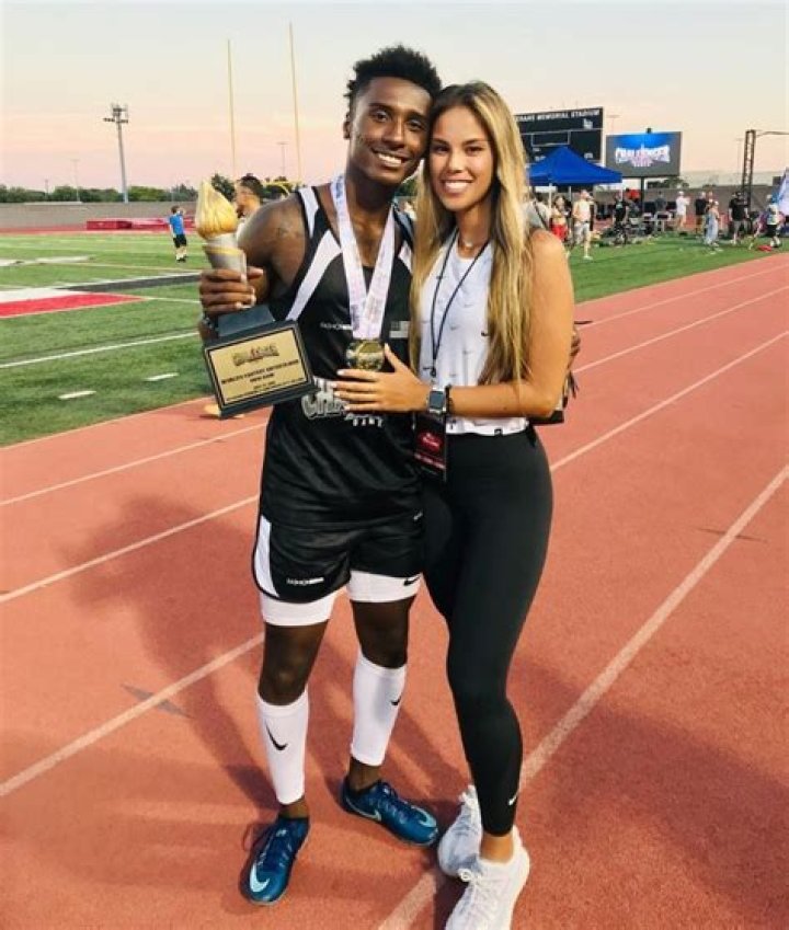 What Is Deestroying's Net Worth? Girlfriend And Real Name