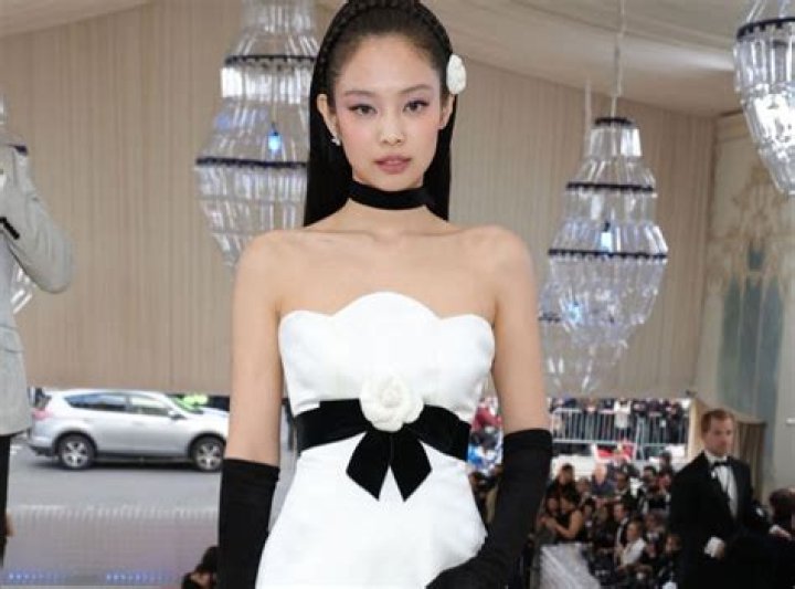 Who Are Jennie Kim Father And Mother? Family And Ethnicity ·