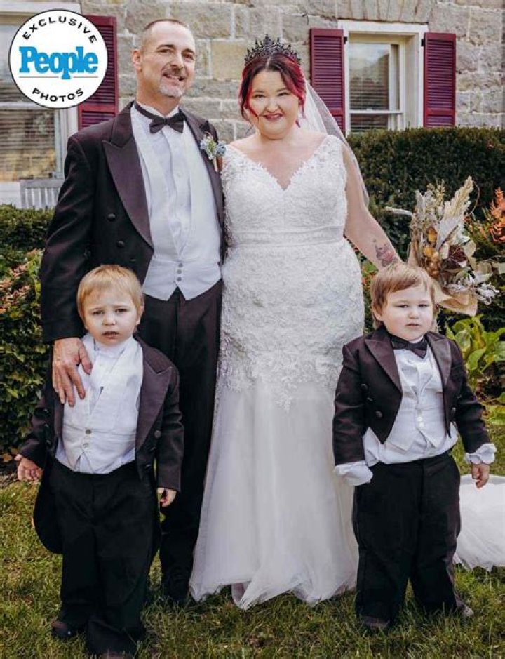 Who is Amy Shirley Dating Now ·