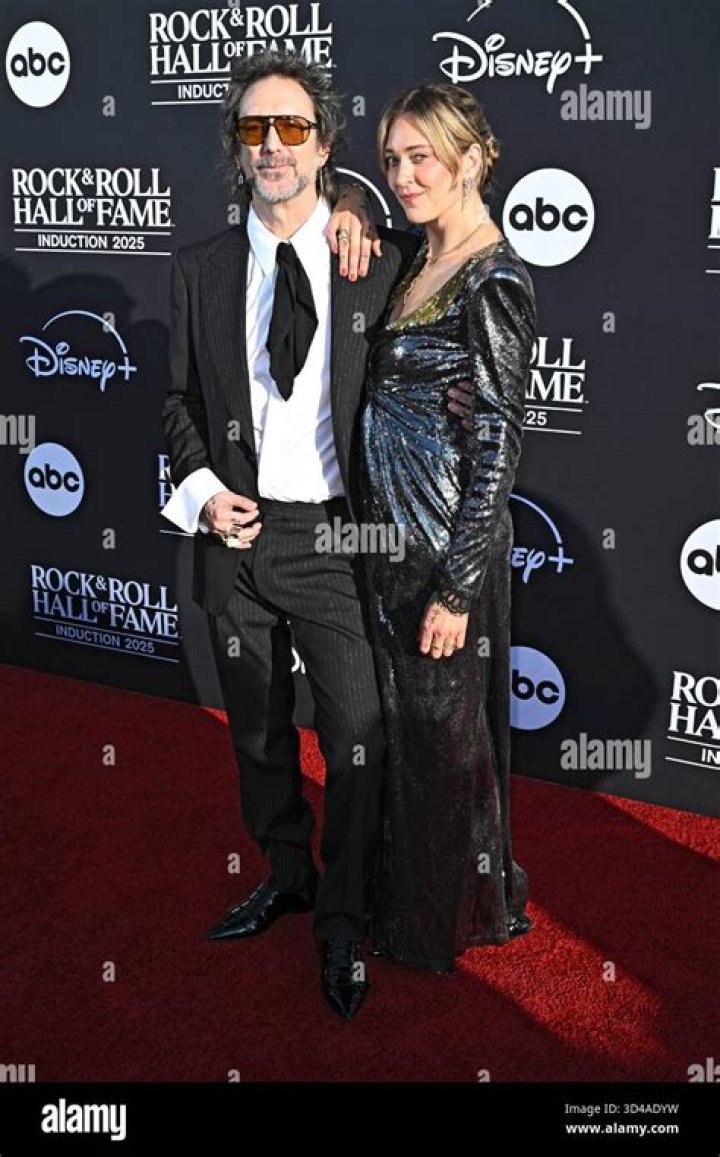 Who is Chris Robinson? His Wife/Spouse, Brother, Net Worth ·