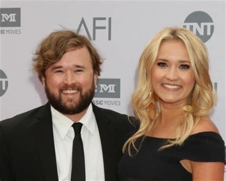 Who is Haley Joel Osment? Wiki, Age, Bio, Net Worth, Career, Relationship,Family ·