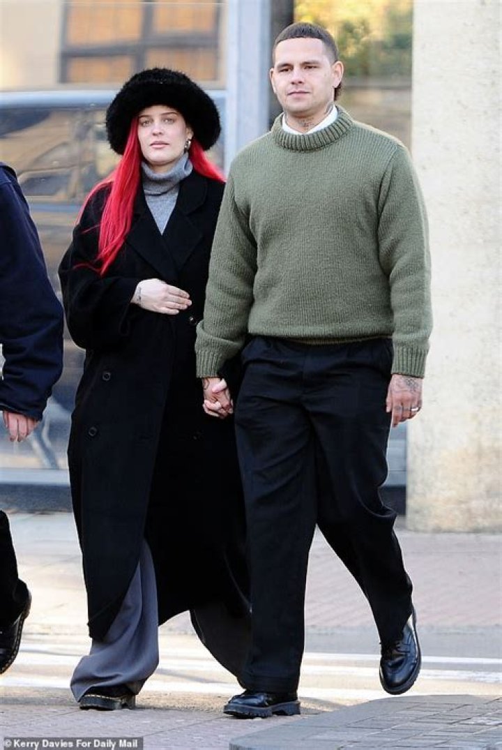 Who is Julieanna Goddard Dating Now ·