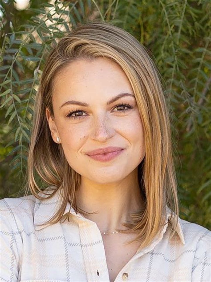 Who is Kayla Lauren? Wiki, Age, Bio, Net Worth, Career, Relationship,Family ·