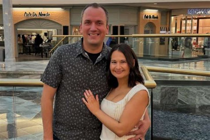Who is Ken Dorsey Dating Now ·