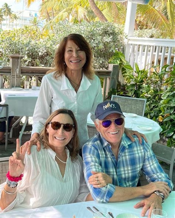 Who Is Laurie Buffett? ·