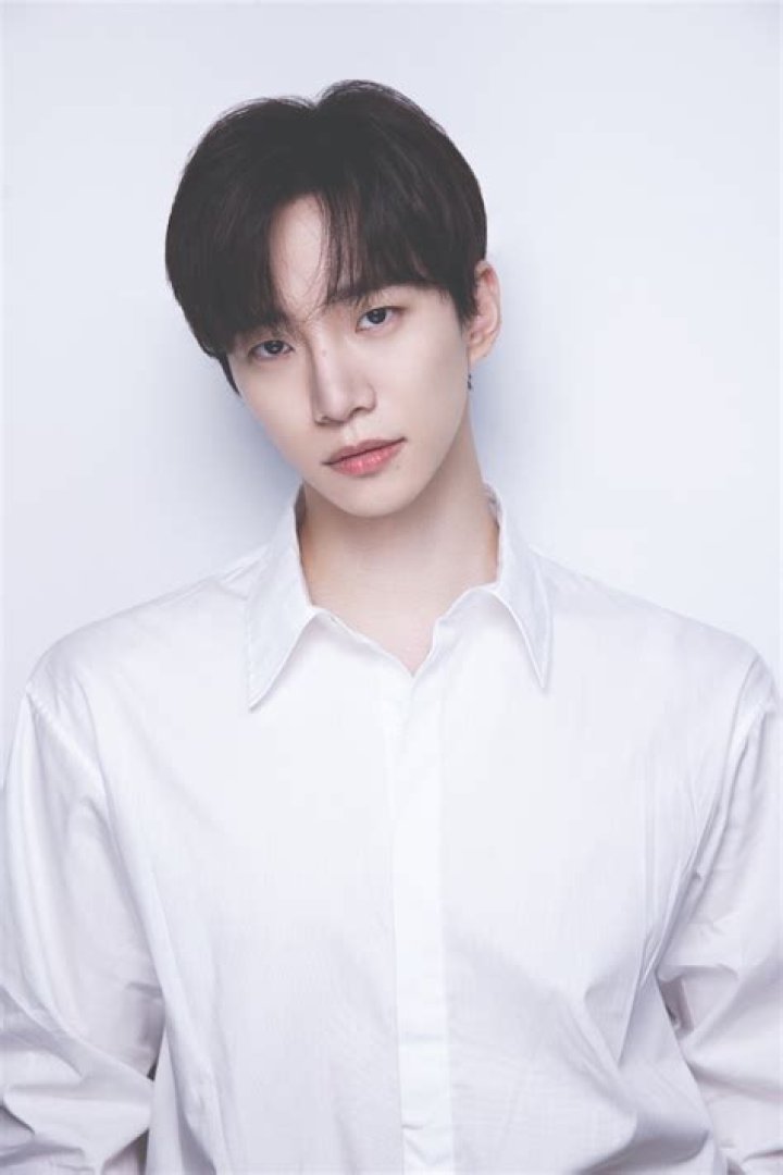 Who Is Lee Joon's Girlfriend?