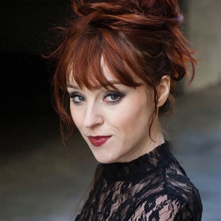 Who Is Ruth Connell Married To?
