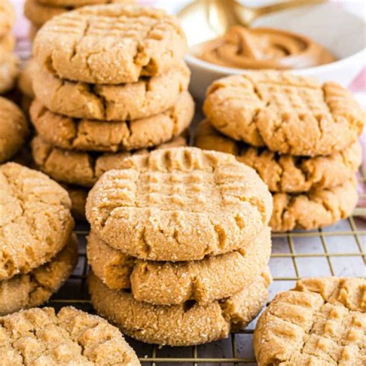 Why are my homemade peanut butter cookies crumbly? ·