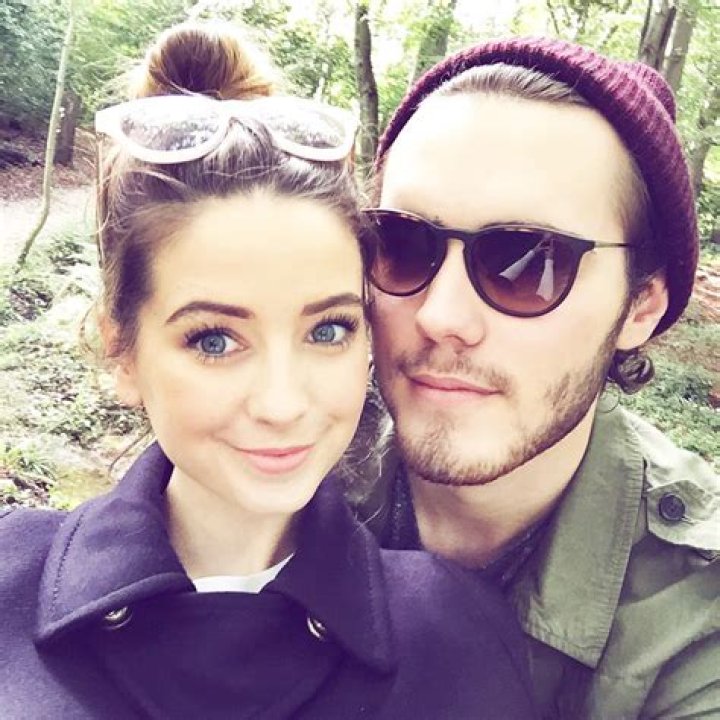 Zoe Sugg Boyfriend Alfie Deyes Is An English YouTuber ·